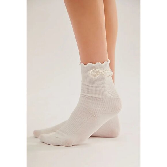 FREE PEOPLE Casa Clara Sienna Pearl Socks in White NWT - Picture 1 of 4